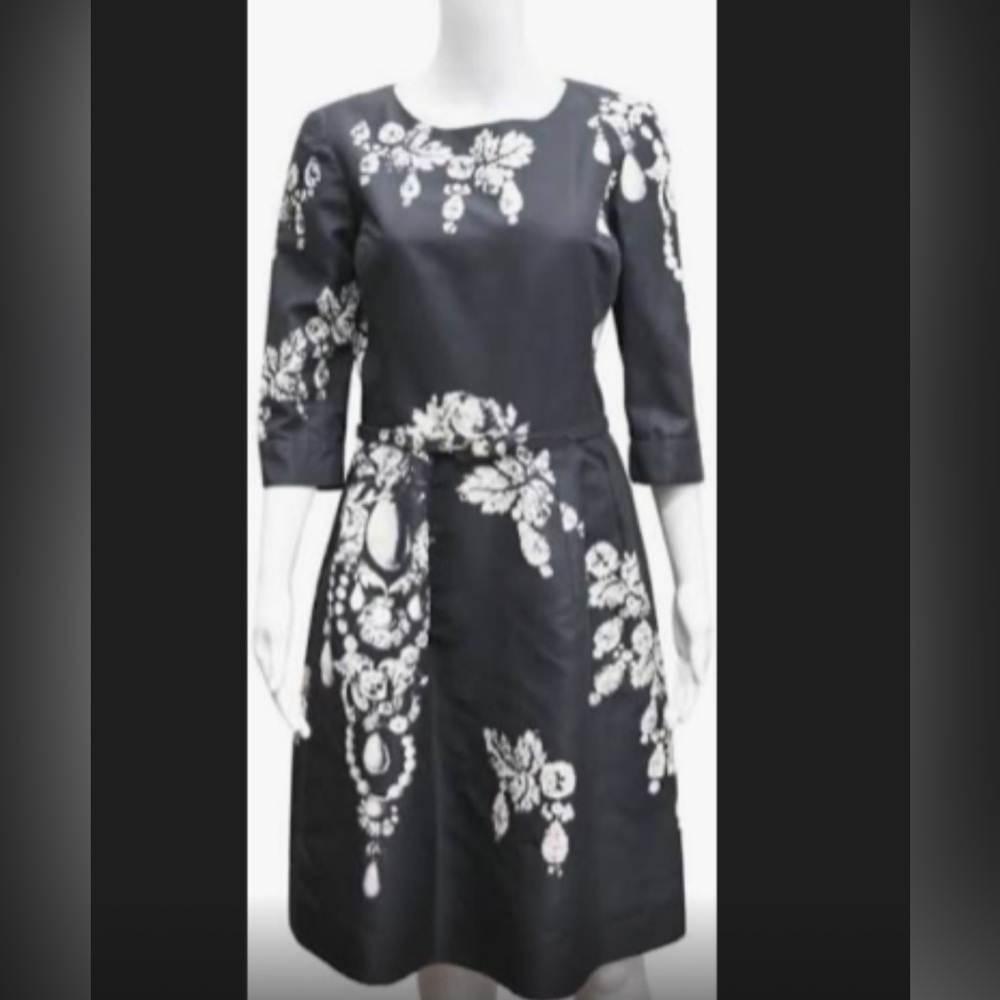 Oscar de la Renta grey and cream jeweled midi dresss 100% silk - Picture 8 of 8